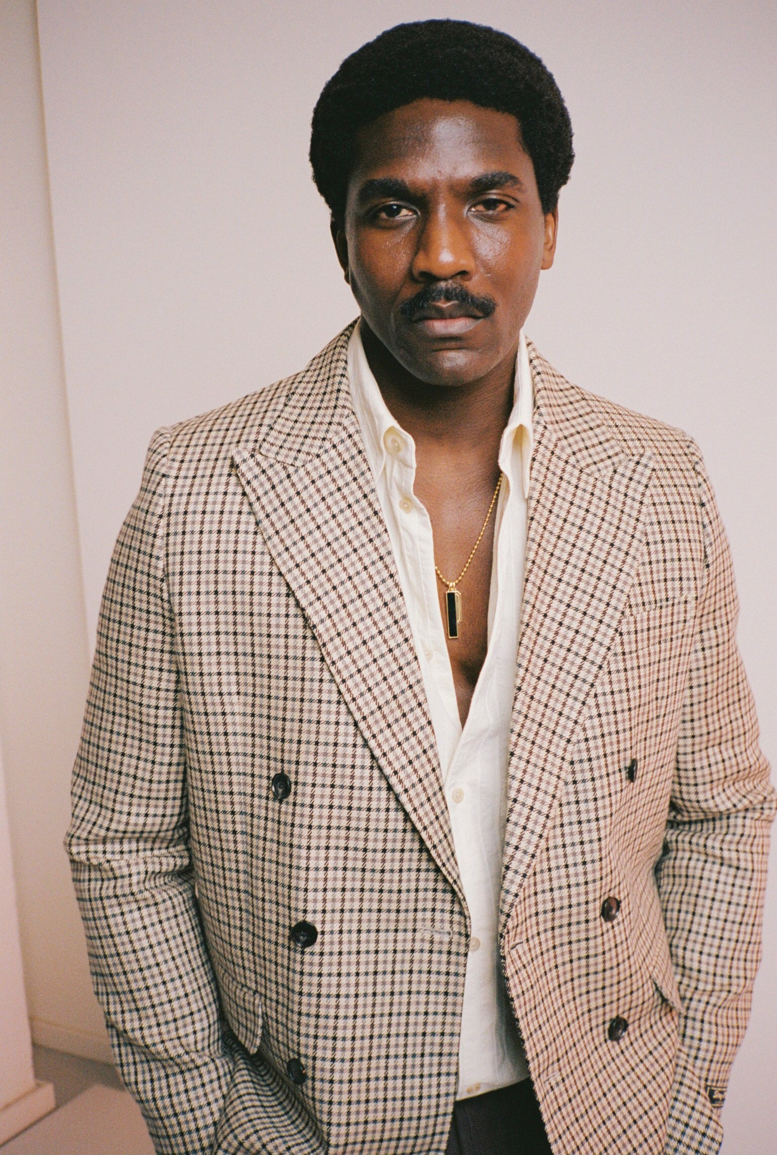 【値下げ】Double Breasted Classic Blazer ベージュ DOUBLE BREASTED PEAK BLAZER – A KIND OF GUISE