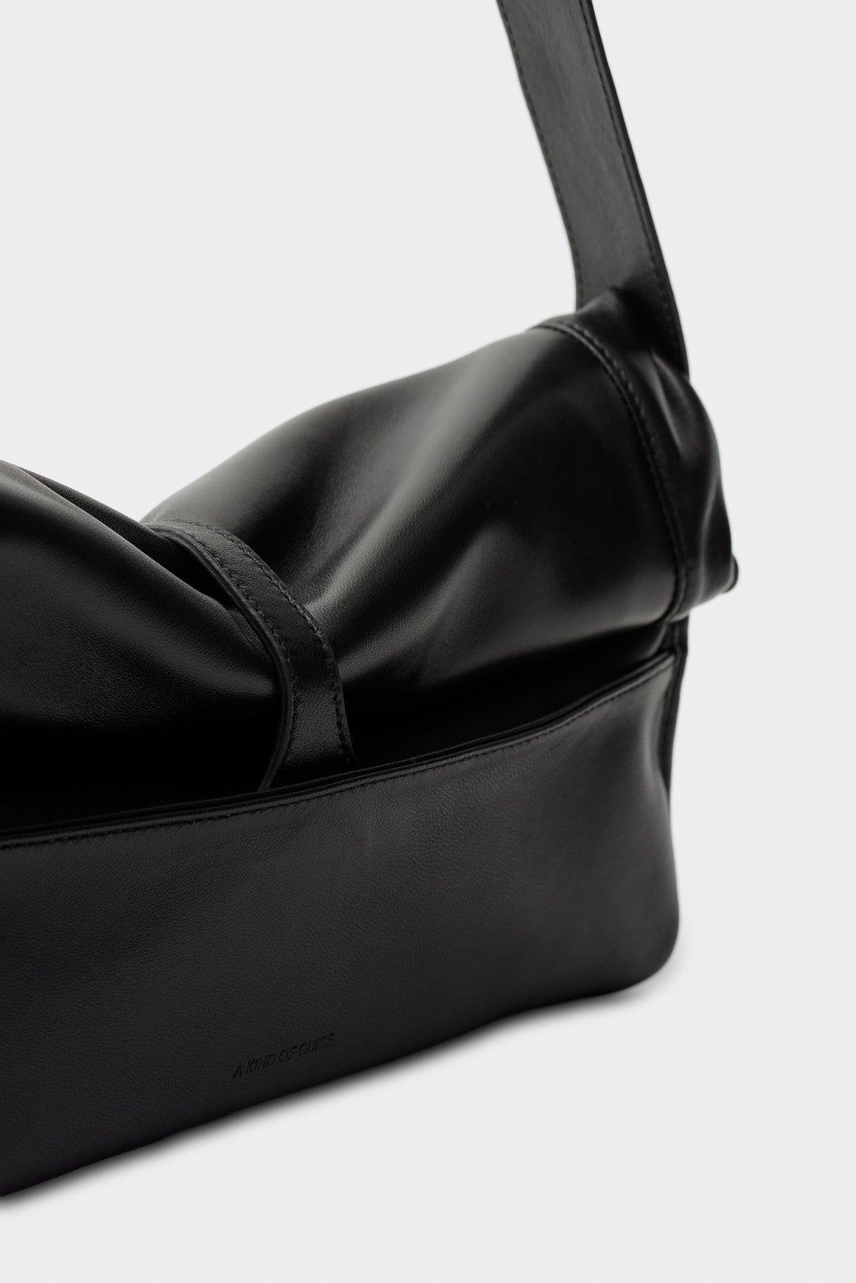 RUMO ROLLED BAG