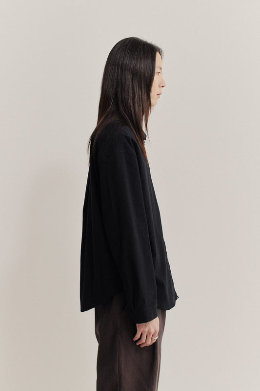 Men's long-sleeved shirt, black cotton-viscose blend, pre-washed, with a two-way zipper and patch pocket.