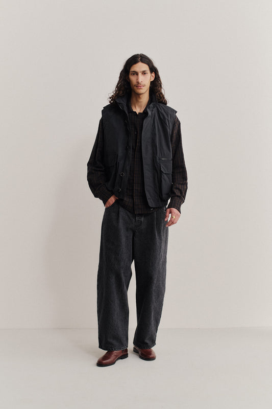 Men's outerwear, Zambezi Fisher Jacket, black recycled nylon-cotton blend, wide silhouette, deep raglan sleeves, bellows pockets.