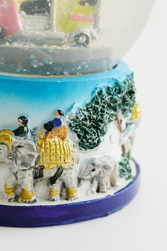 Tuk-Tuk Snow Globe