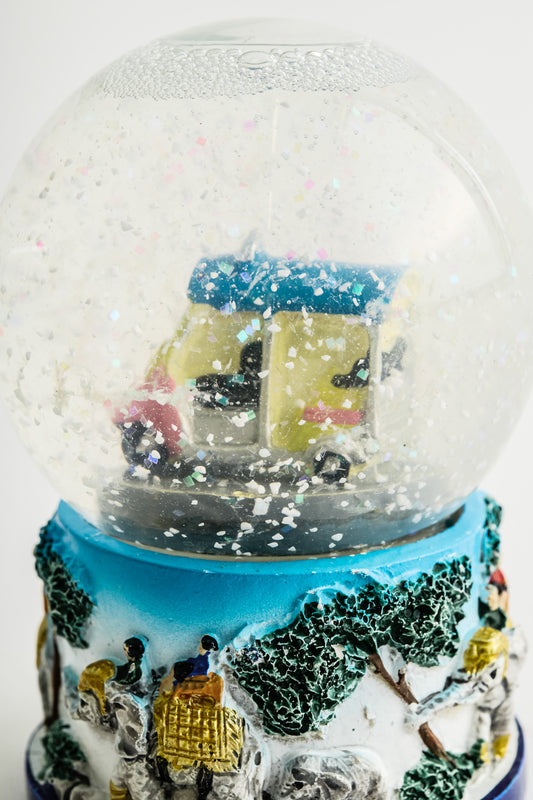 Tuk-Tuk Snow Globe