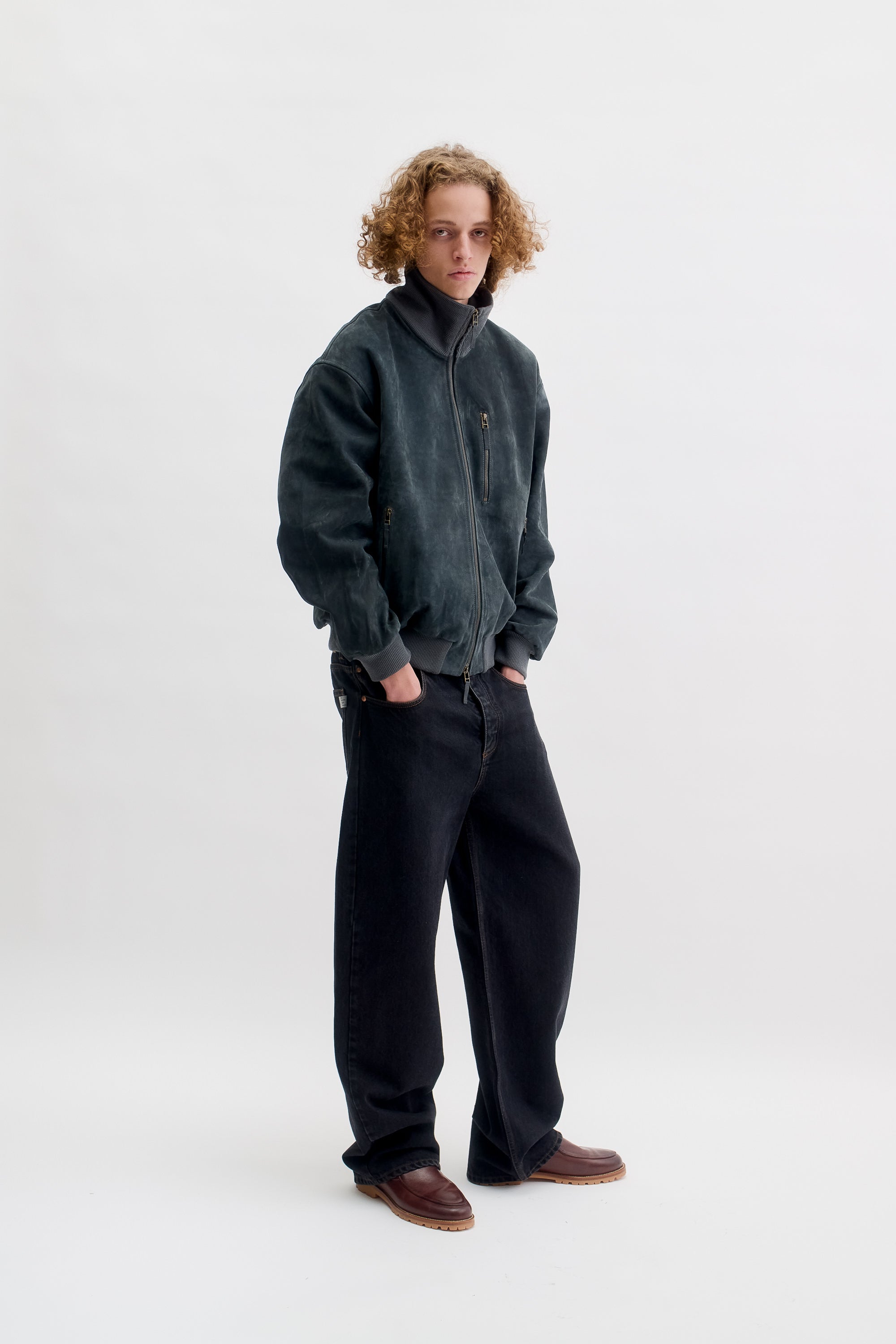 LEATHER JACKET – A KIND OF GUISE