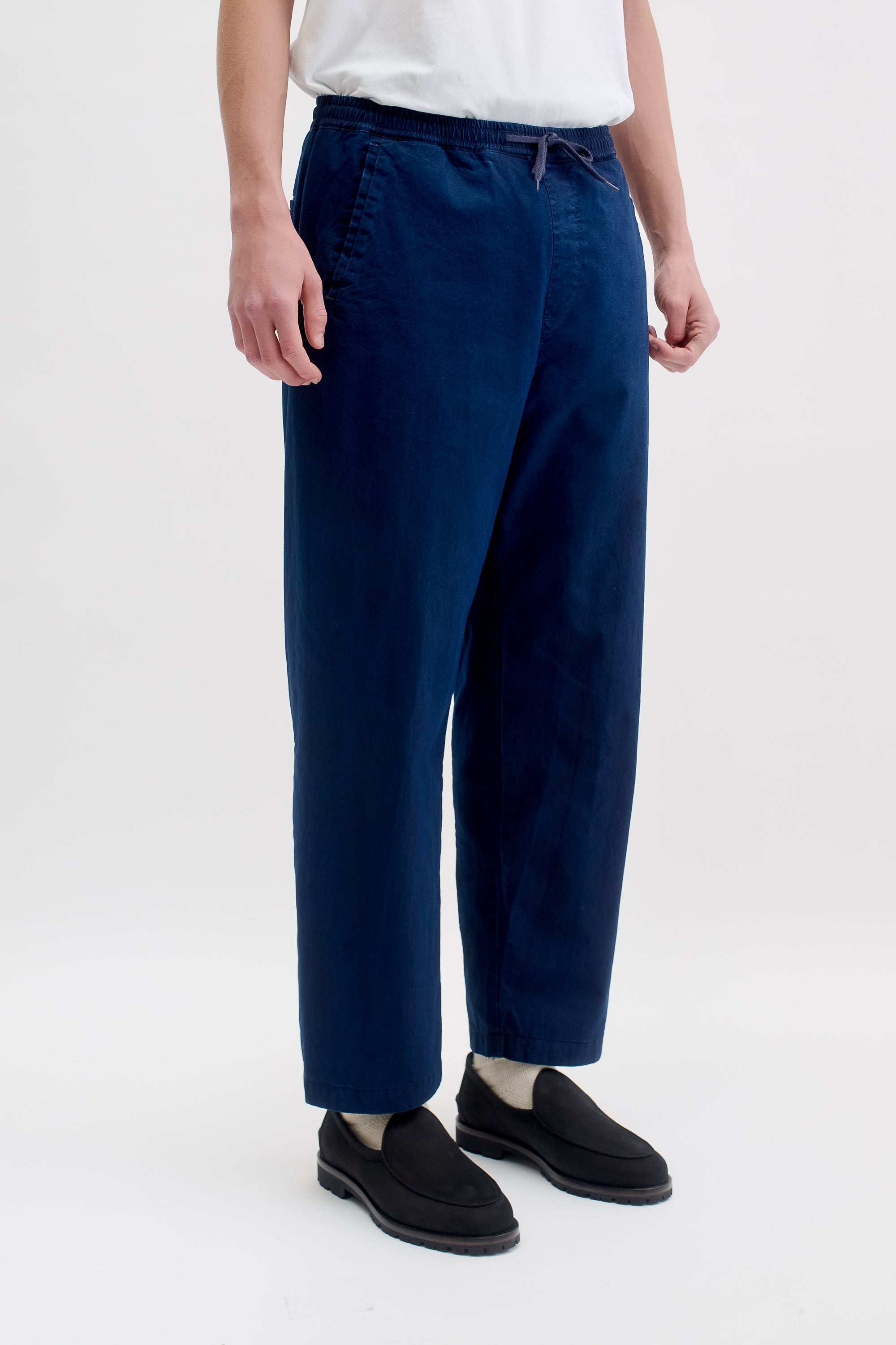 INSULATION PANTS – A KIND OF GUISE