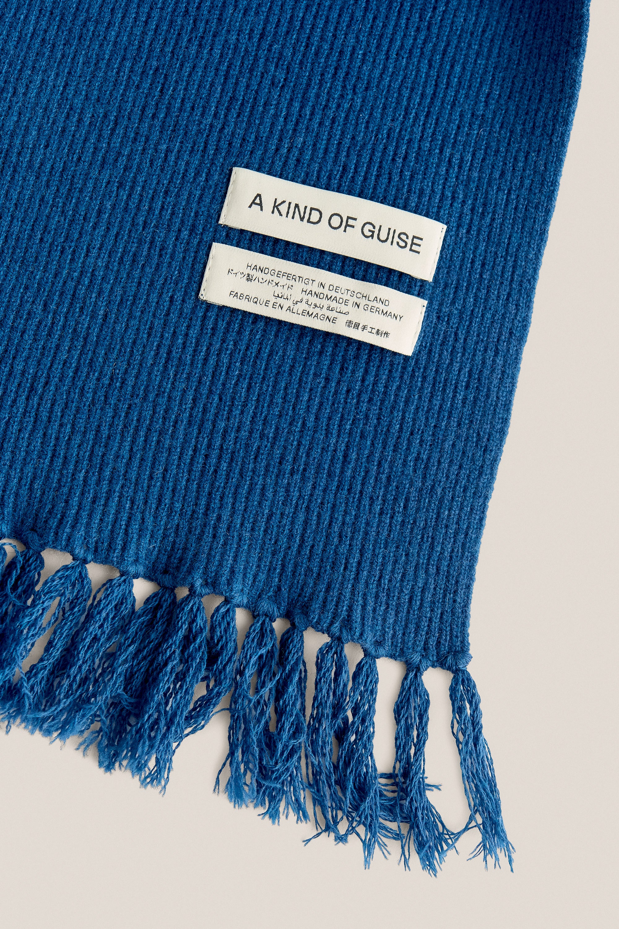 KAPOTI SCARF – A KIND OF GUISE