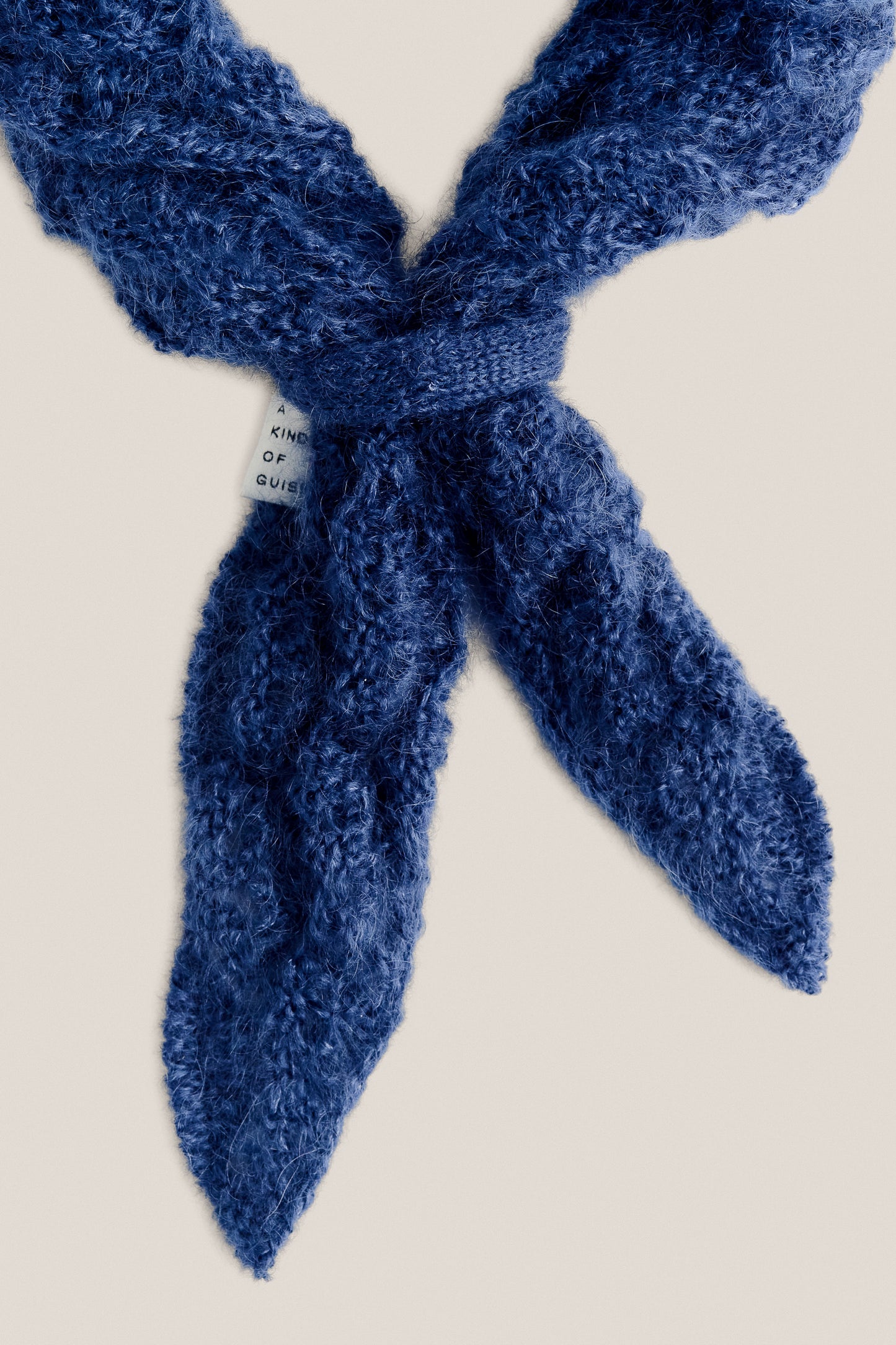 TES TRIANGLE SCARF