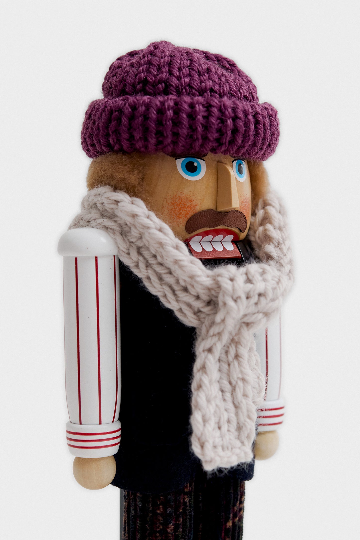 AKOG TAILORED NUTCRACKER