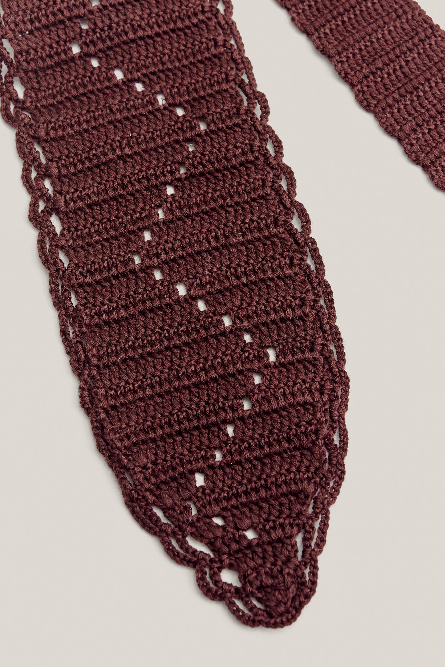 TARIAT CROCHET TIE