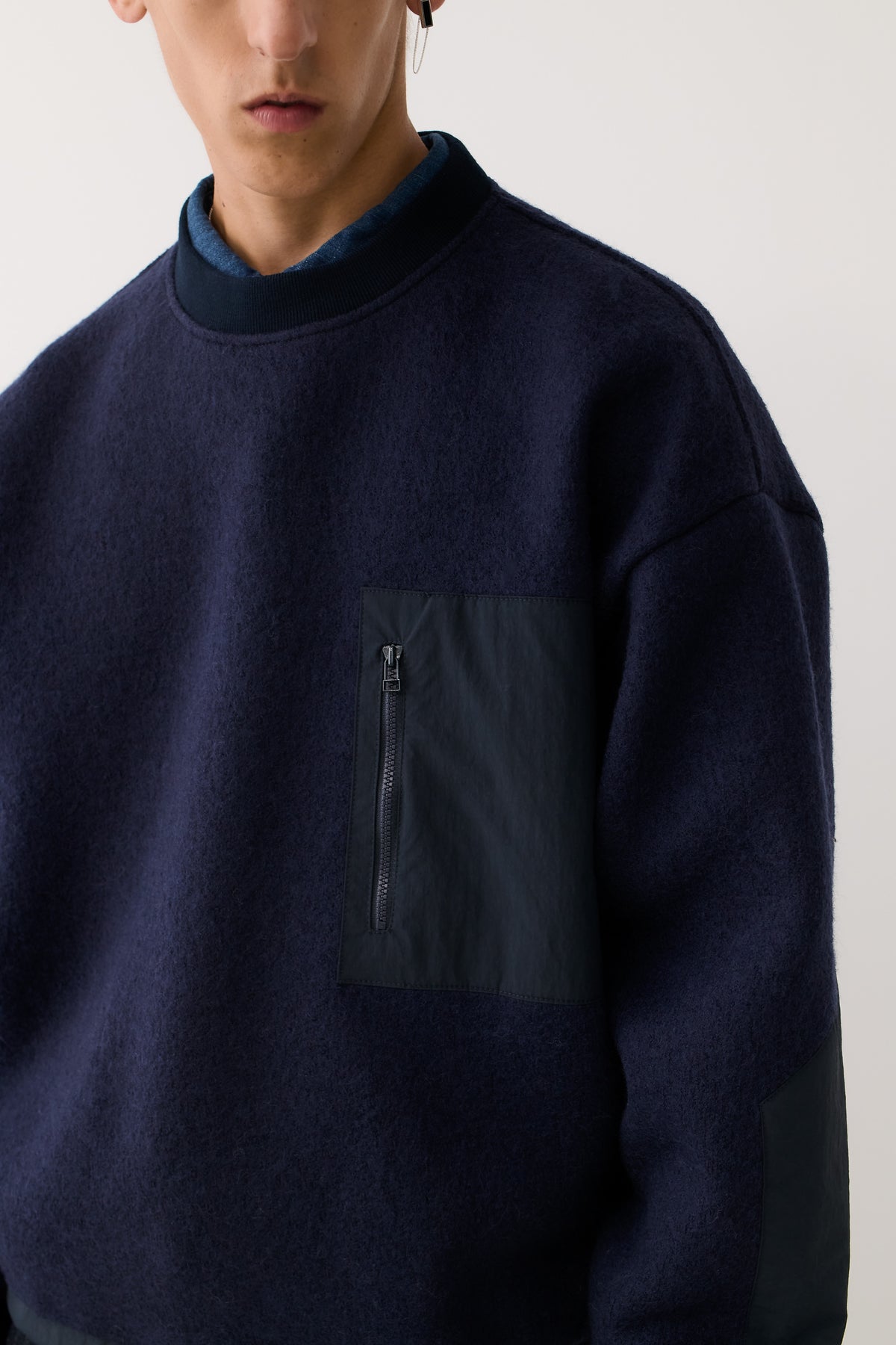 EGOA CREWNECK