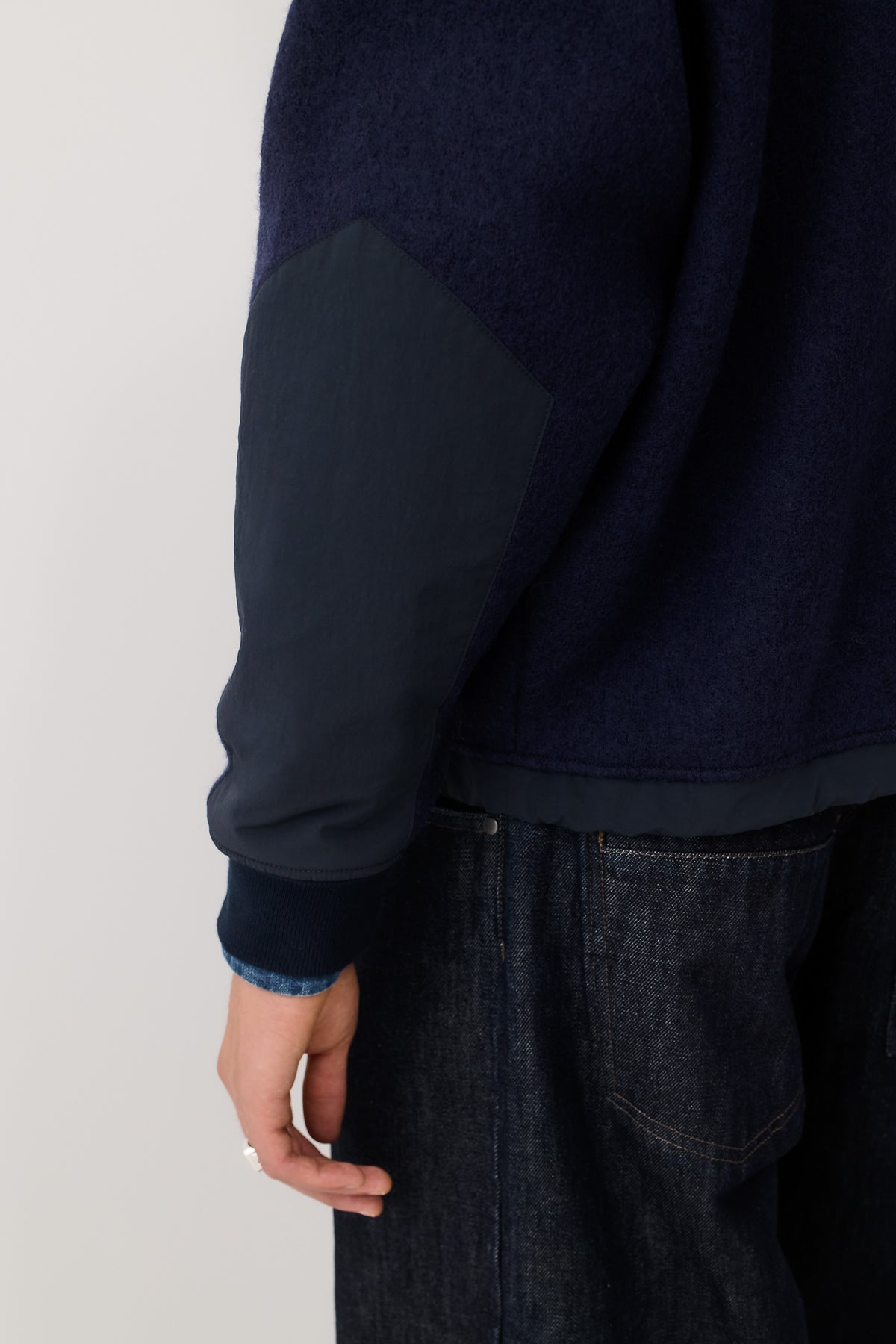 EGOA CREWNECK