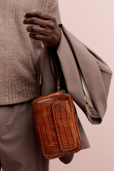 AKINDOFGUISE_SS25_MEN_POUCH_CO