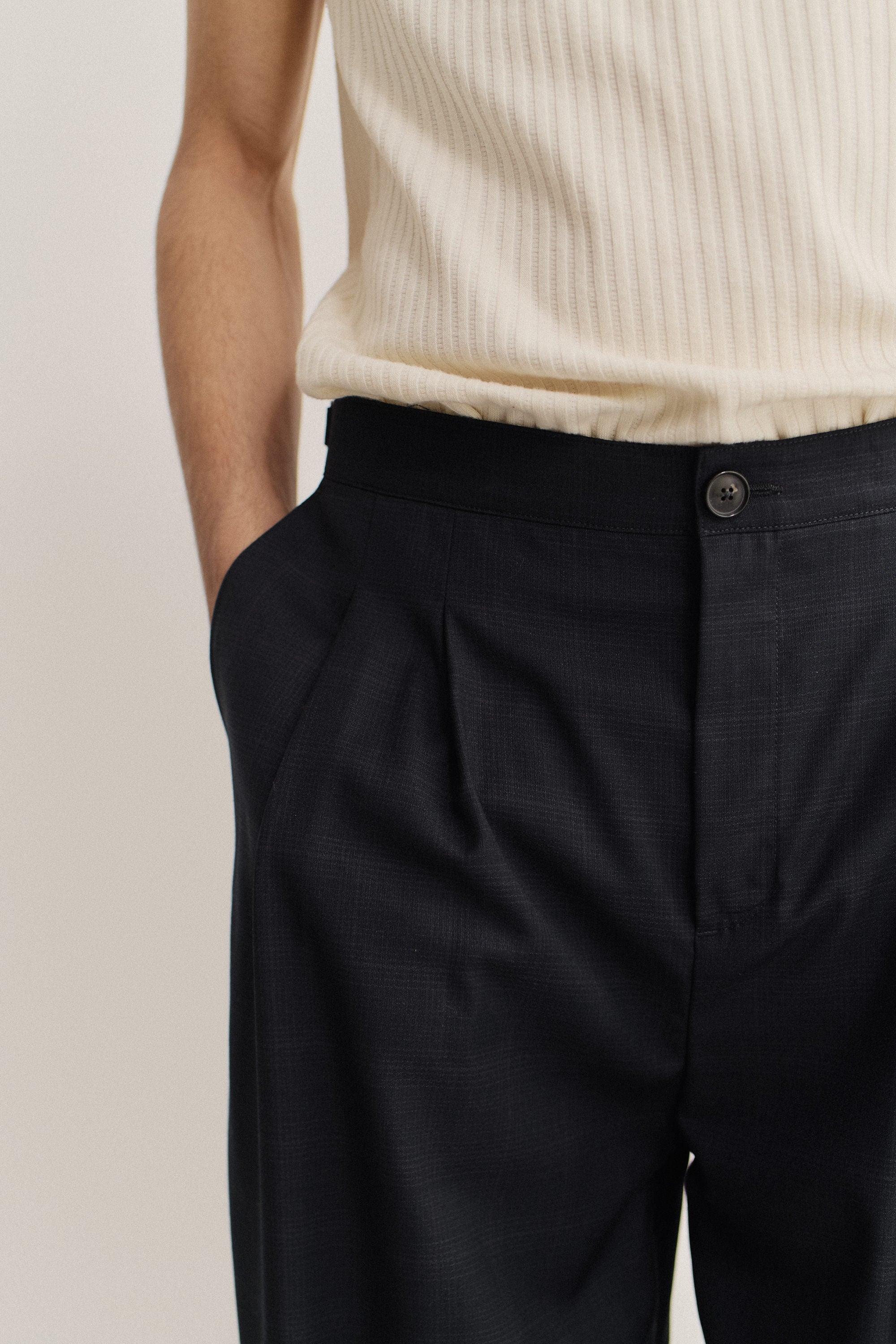 PIERO PANTS – A KIND OF GUISE