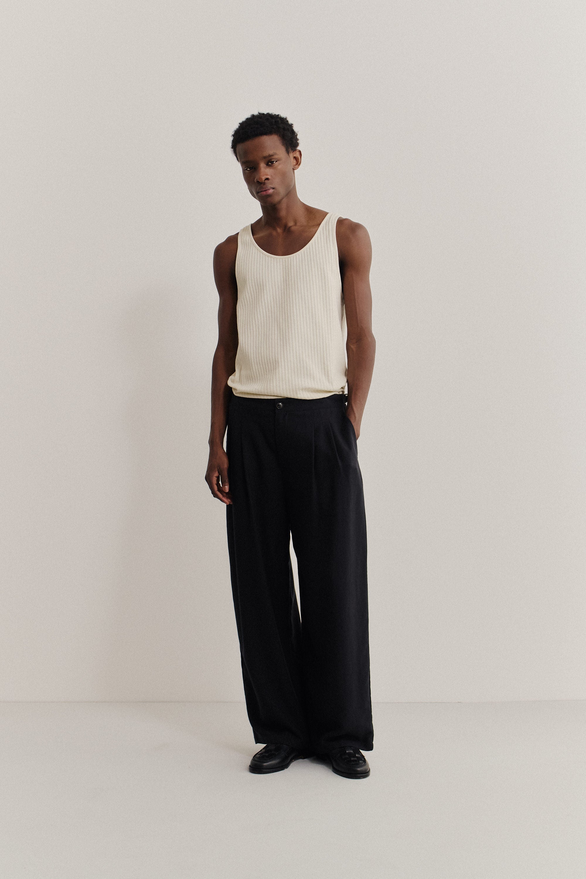PIERO PANTS – A KIND OF GUISE