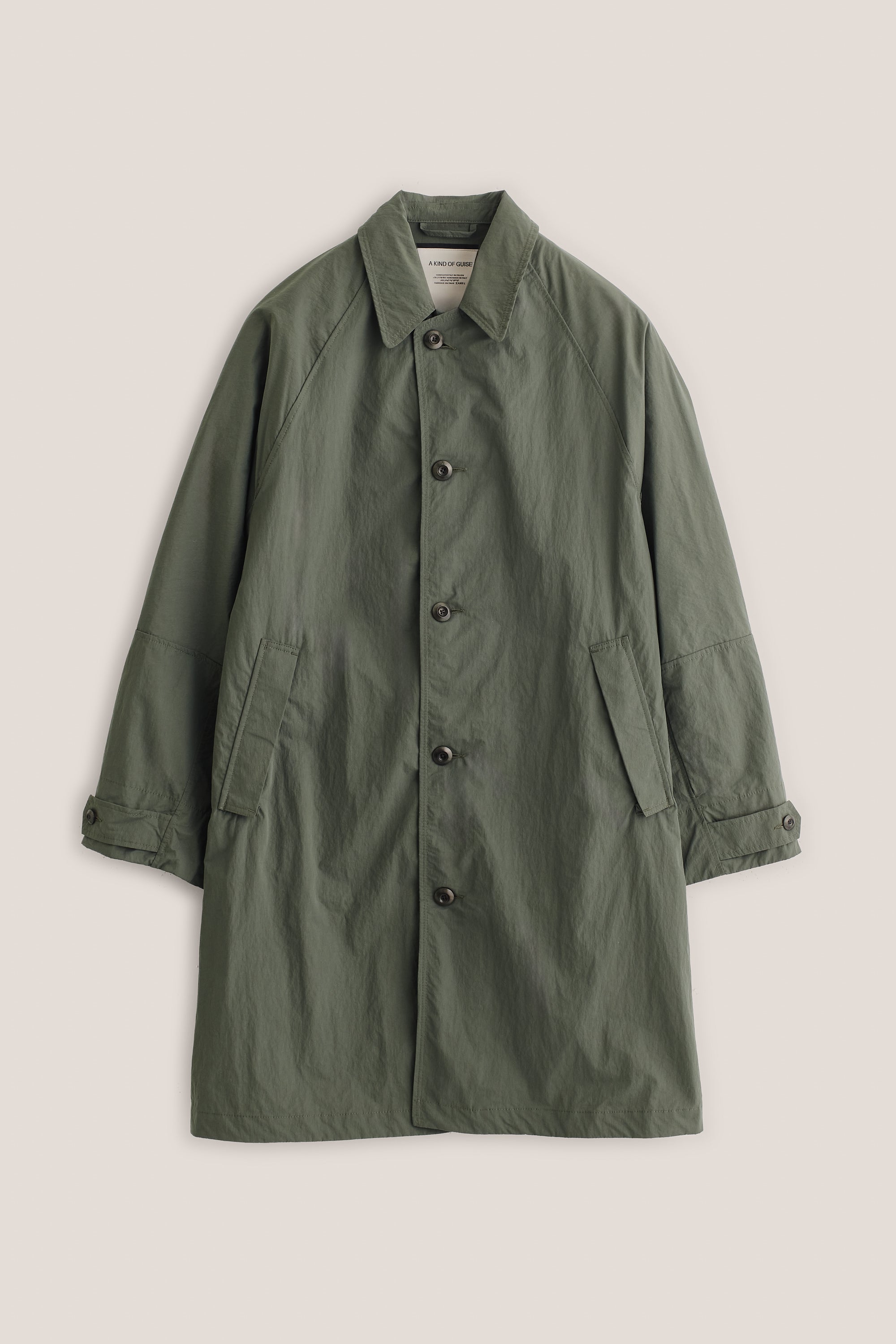 SERRARA MAC – A KIND OF GUISE