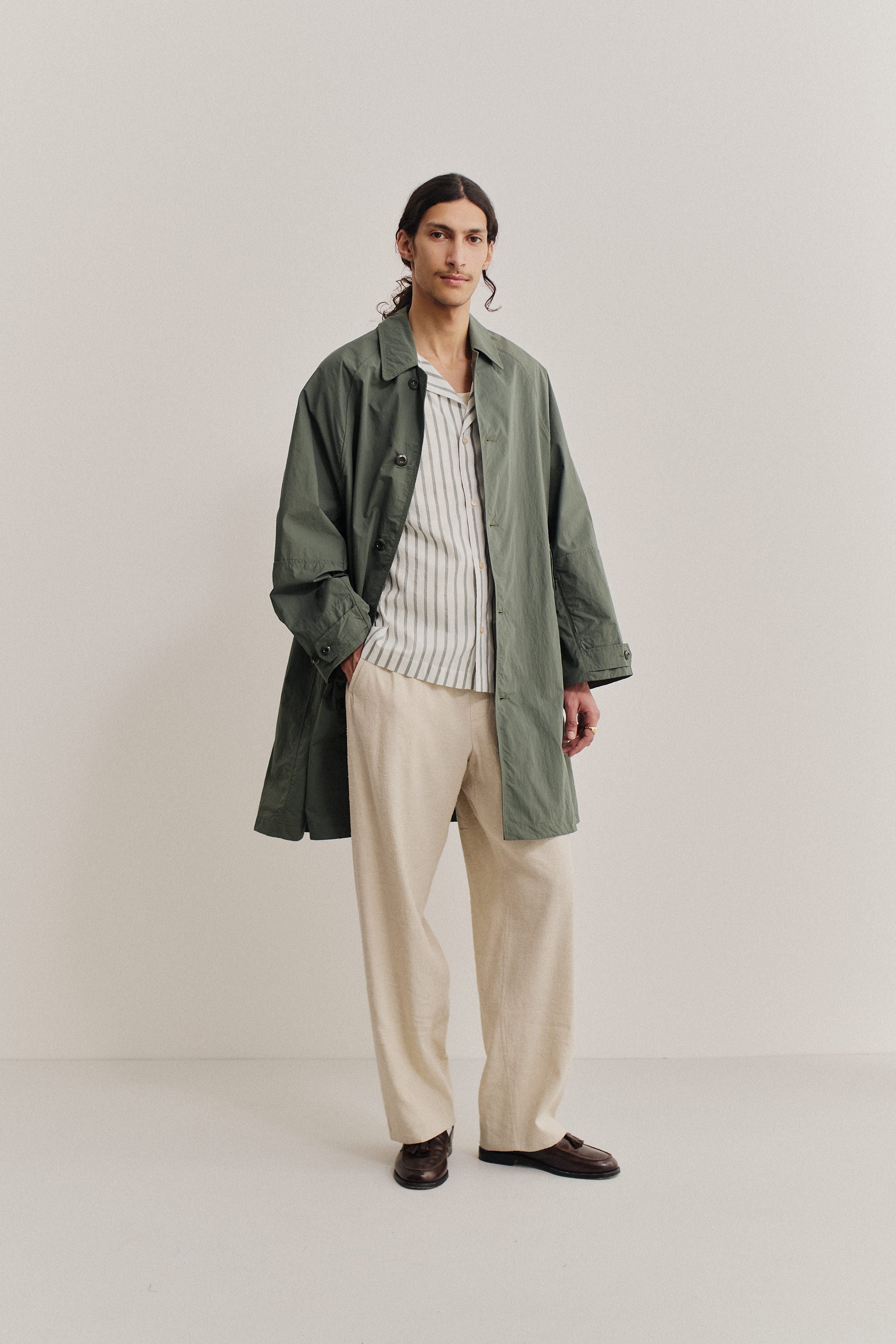 SERRARA MAC – A KIND OF GUISE