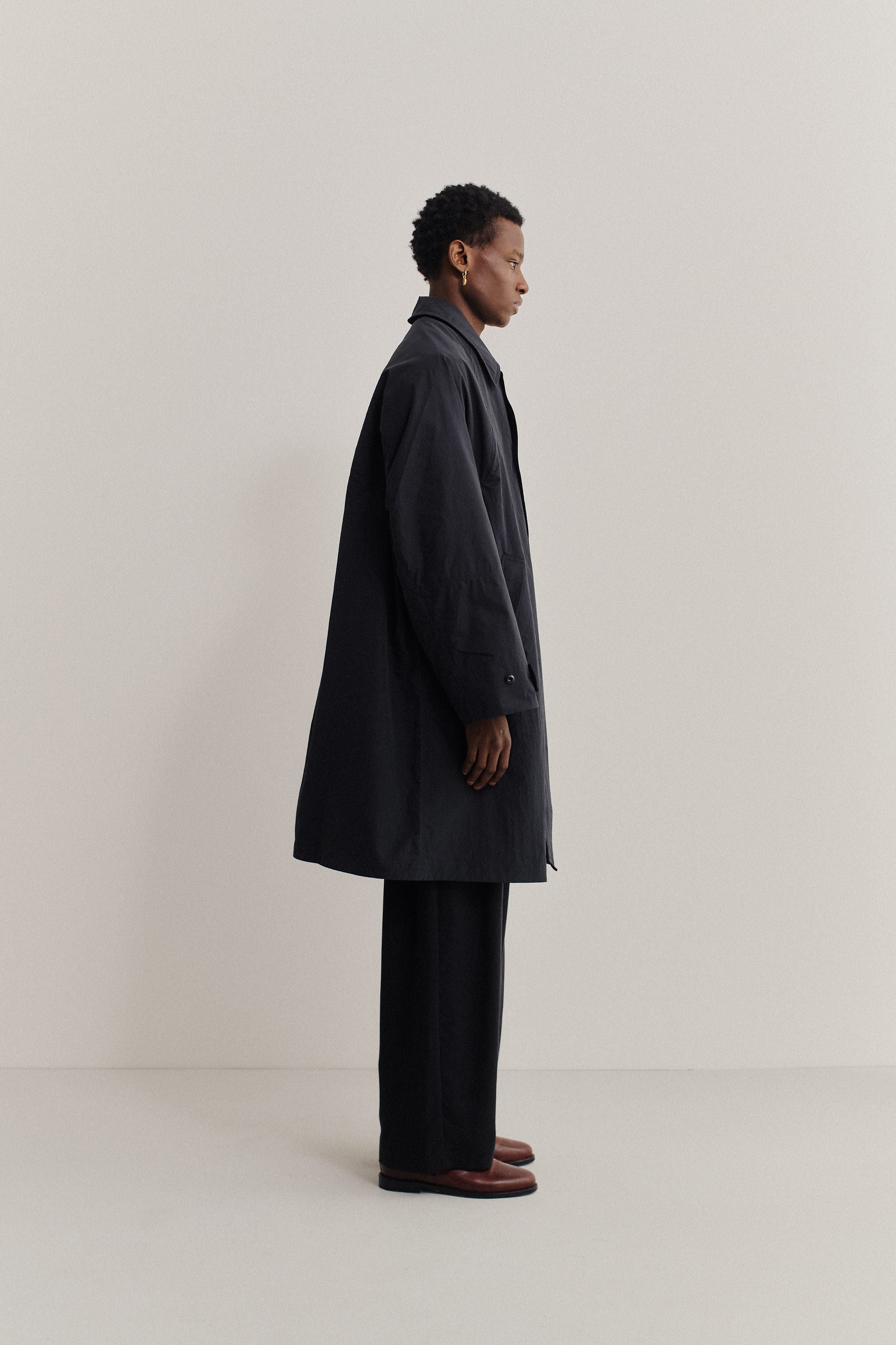 SERRARA MAC – A KIND OF GUISE
