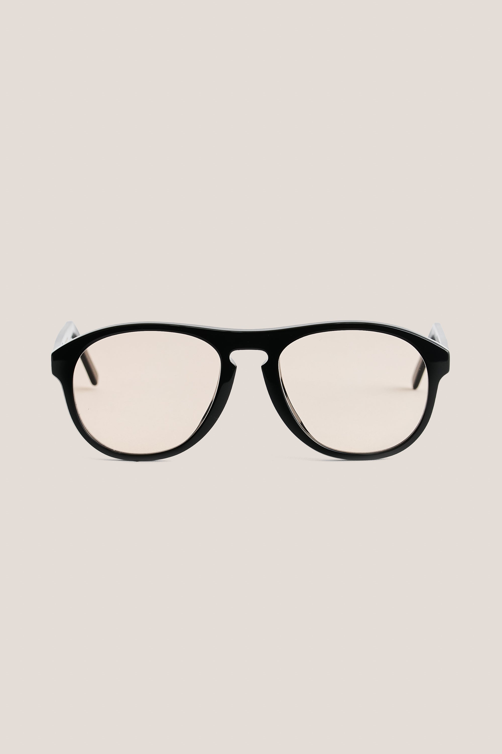 EYEWEAR – A KIND OF GUISE