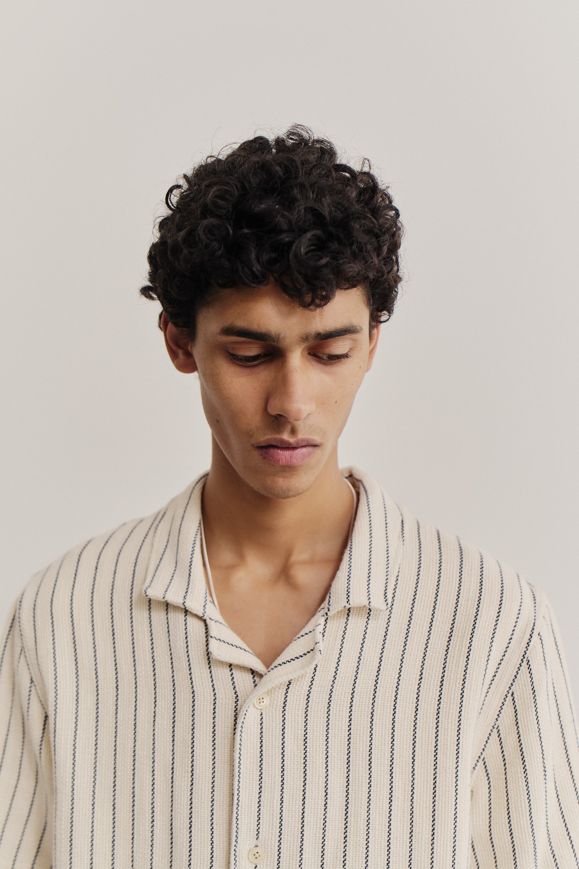Men's short-sleeved shirt, cotton mix, off-white with navy stripes, rounded spread collar.
