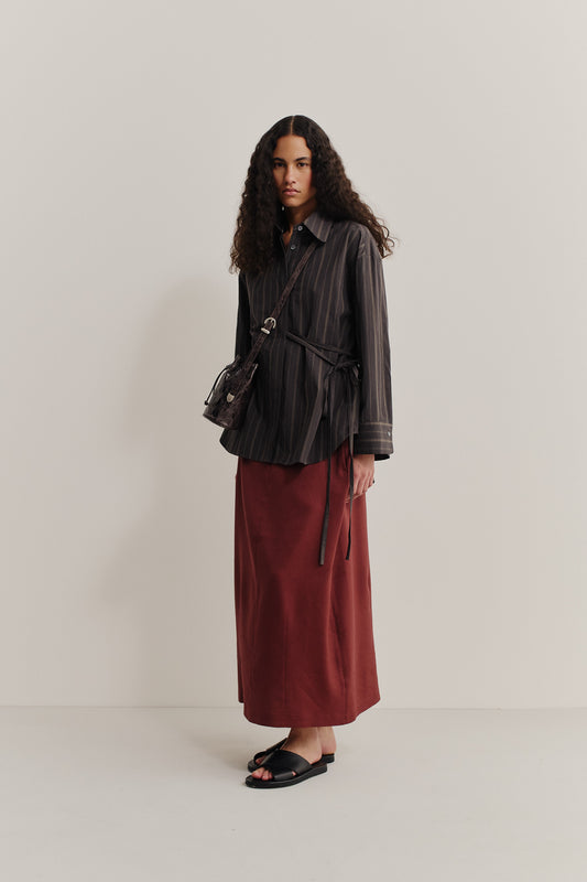 Women's long-sleeved shirt, 100% organic cotton, yarn-dyed dark base with beige/brown stripes, oversized fit.