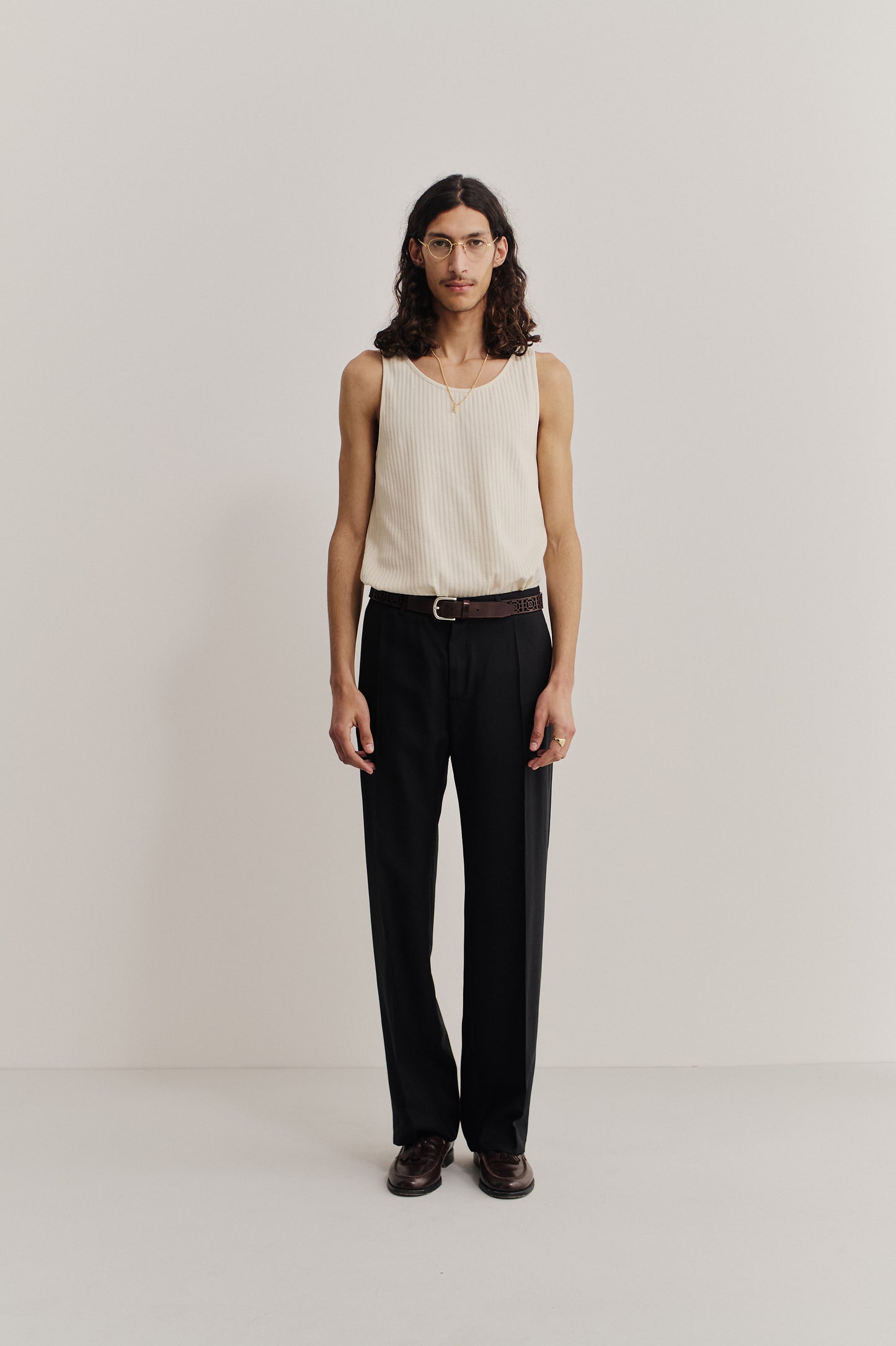 Men's pants, long-pants, lyocell twill, deep black, wide-leg cut, pressed front pleat.
