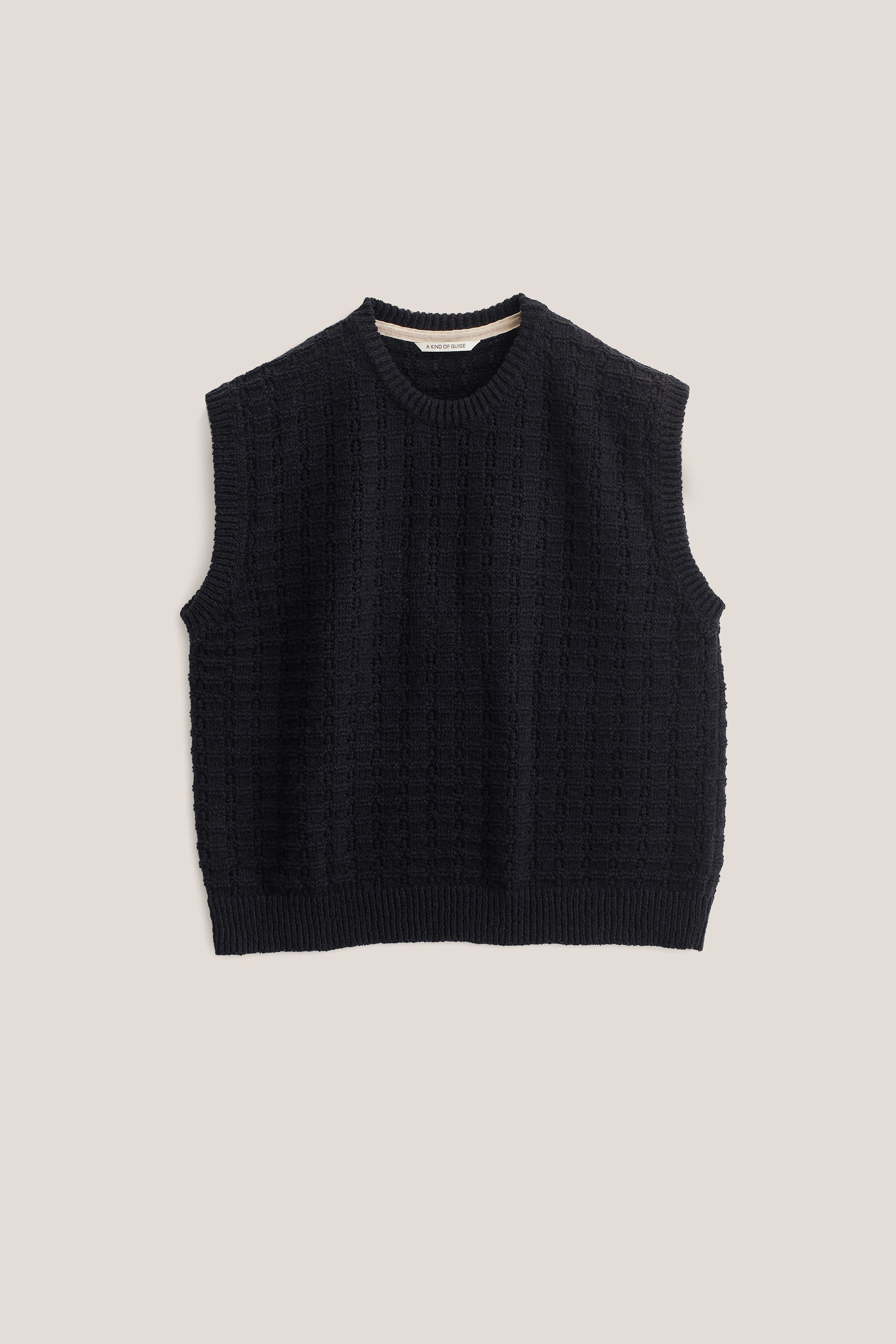 AKINDOFGUISE_SS26_TEMBE_KNIT_V