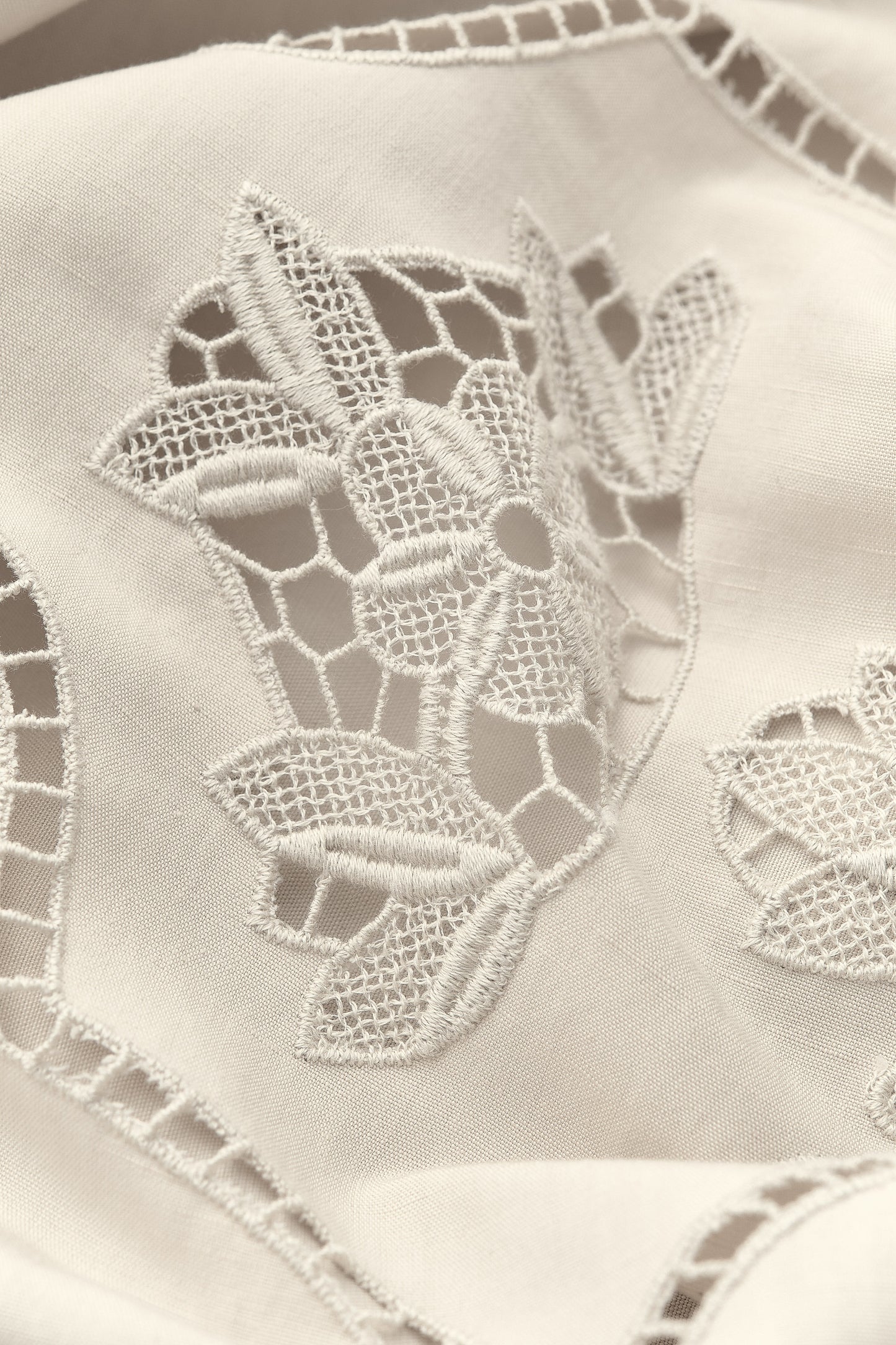 ALBA LACE SHIRT