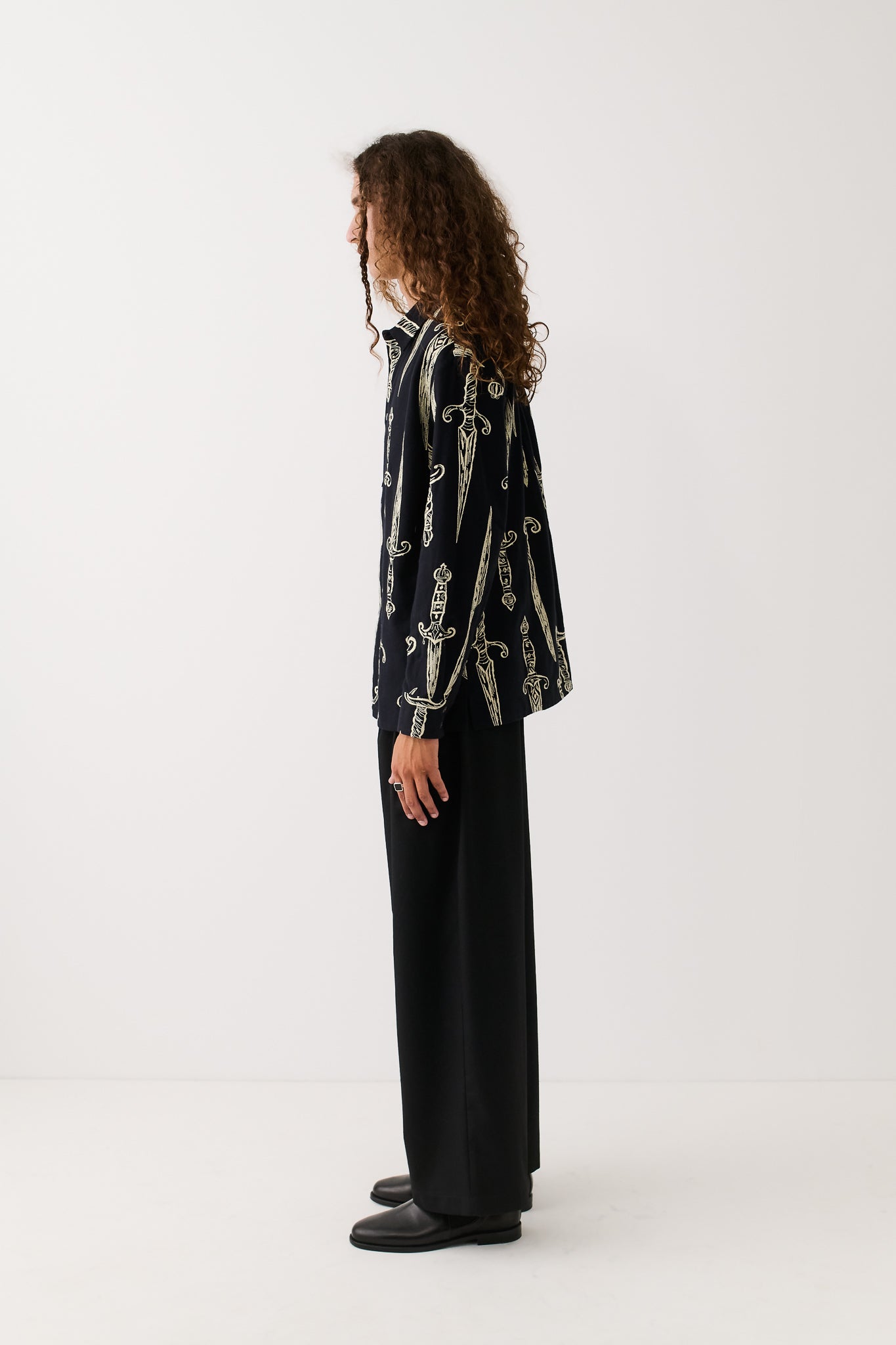Derbin Shirt Black Swords