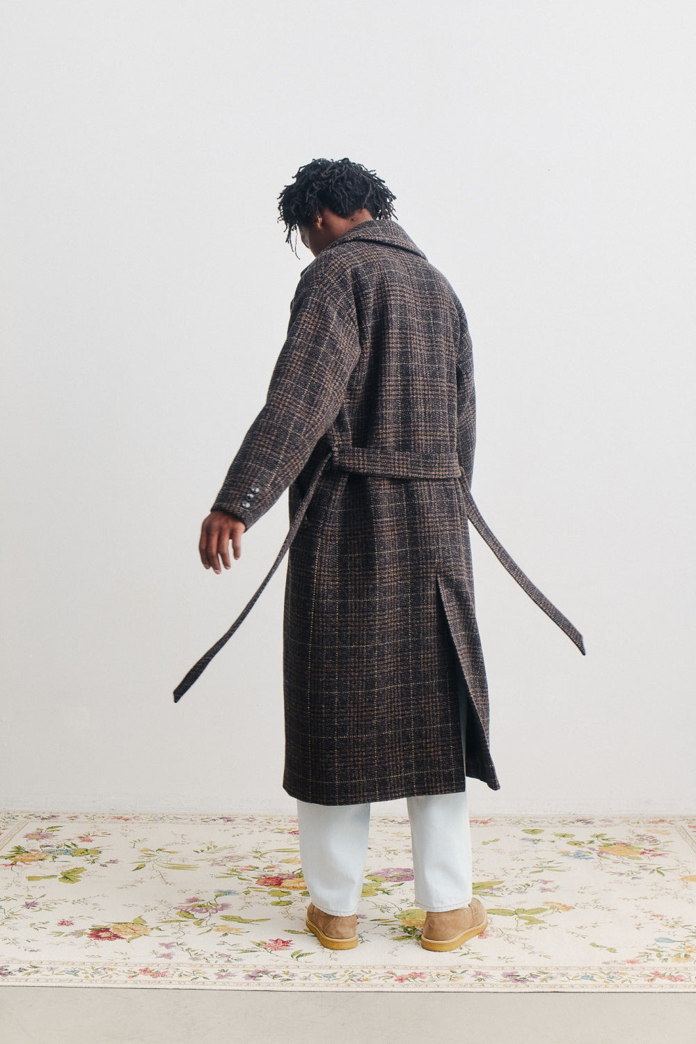 CLASSY OUTERWEAR GUIDE – A KIND OF GUISE