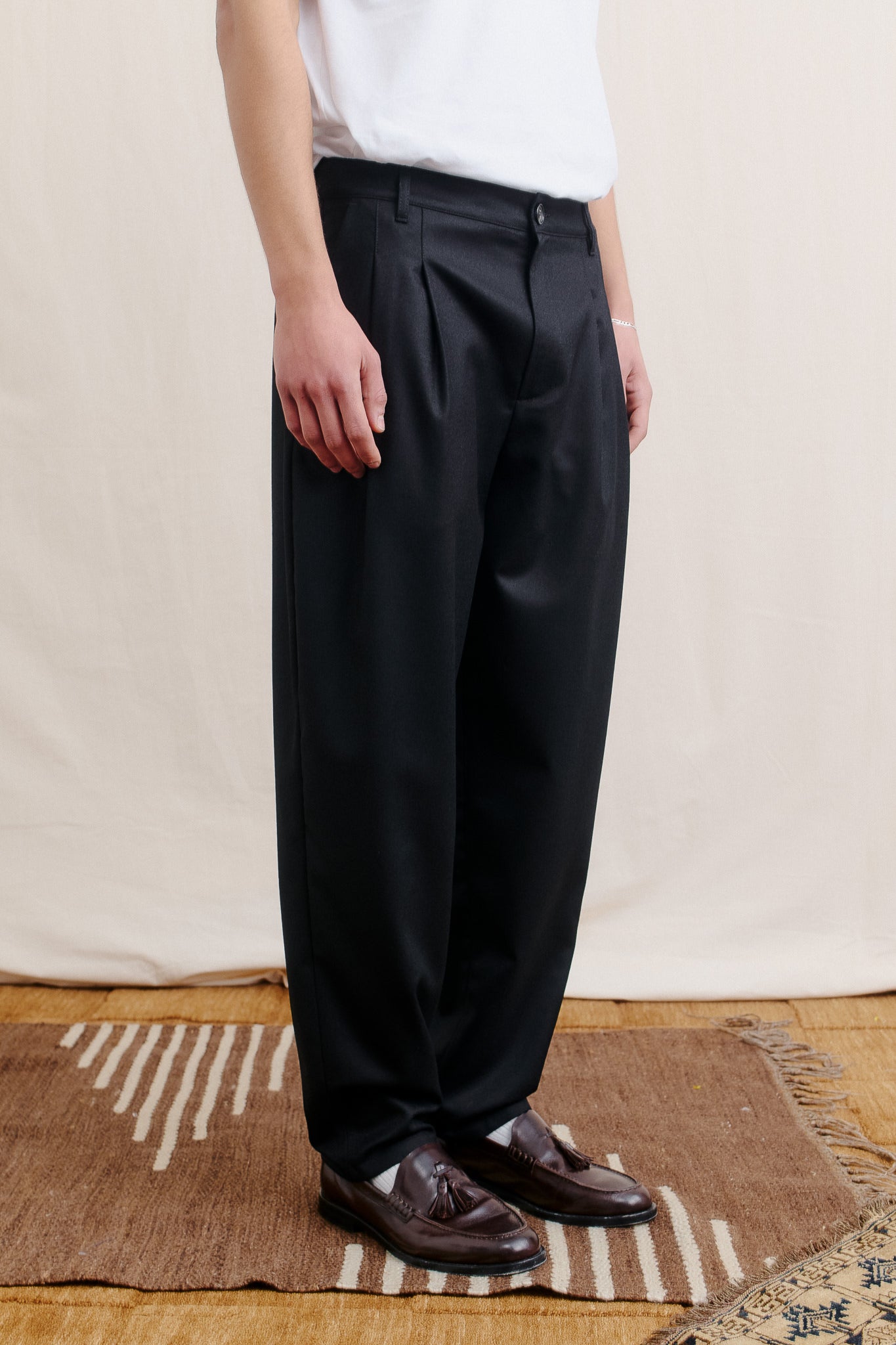 PLEATED WIDE TROUSERS